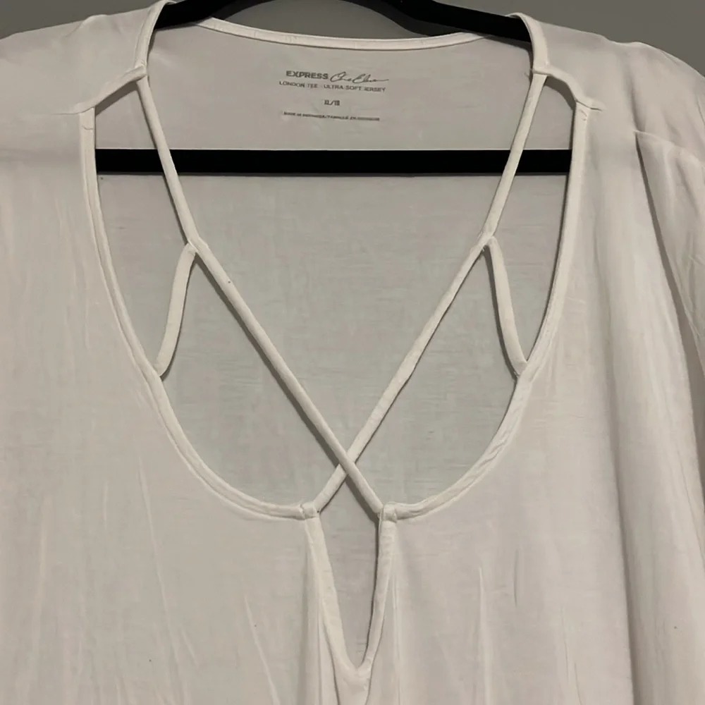 Express Women’s Cream Color Short Sleeve Blouse Top Size XL EUC Boho Resortwear